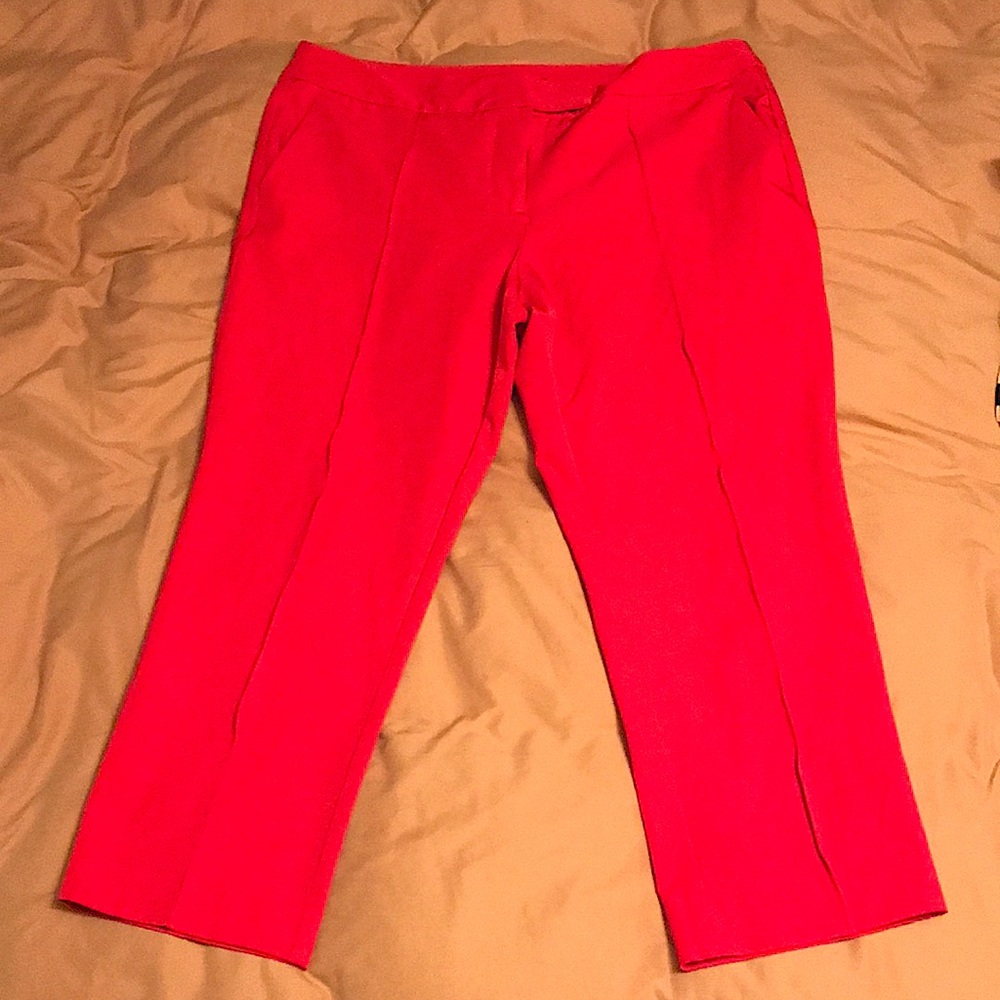 Red Worthington Capris